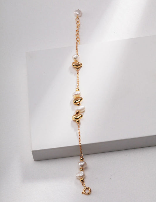 Alberta Baroque Pearl and Irregular Gold Ball Bracelet