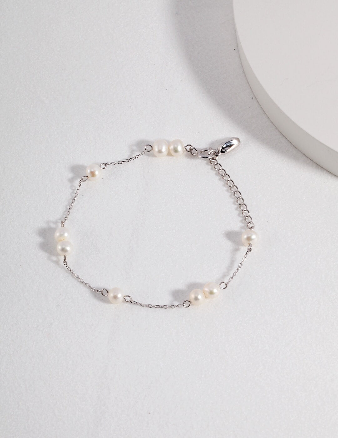 Lilyvot Jewelry Alice Dainty Freshwater Pearl Bracelet_1