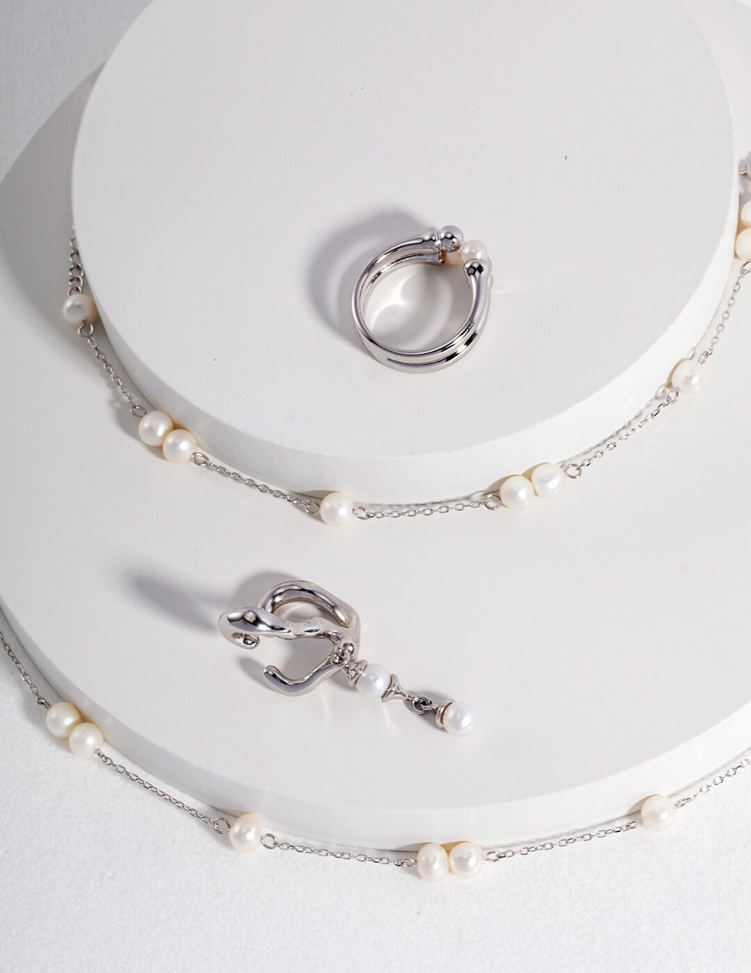 Lilyvot Jewelry Alice Dainty Freshwater Pearl Choker Necklace_3