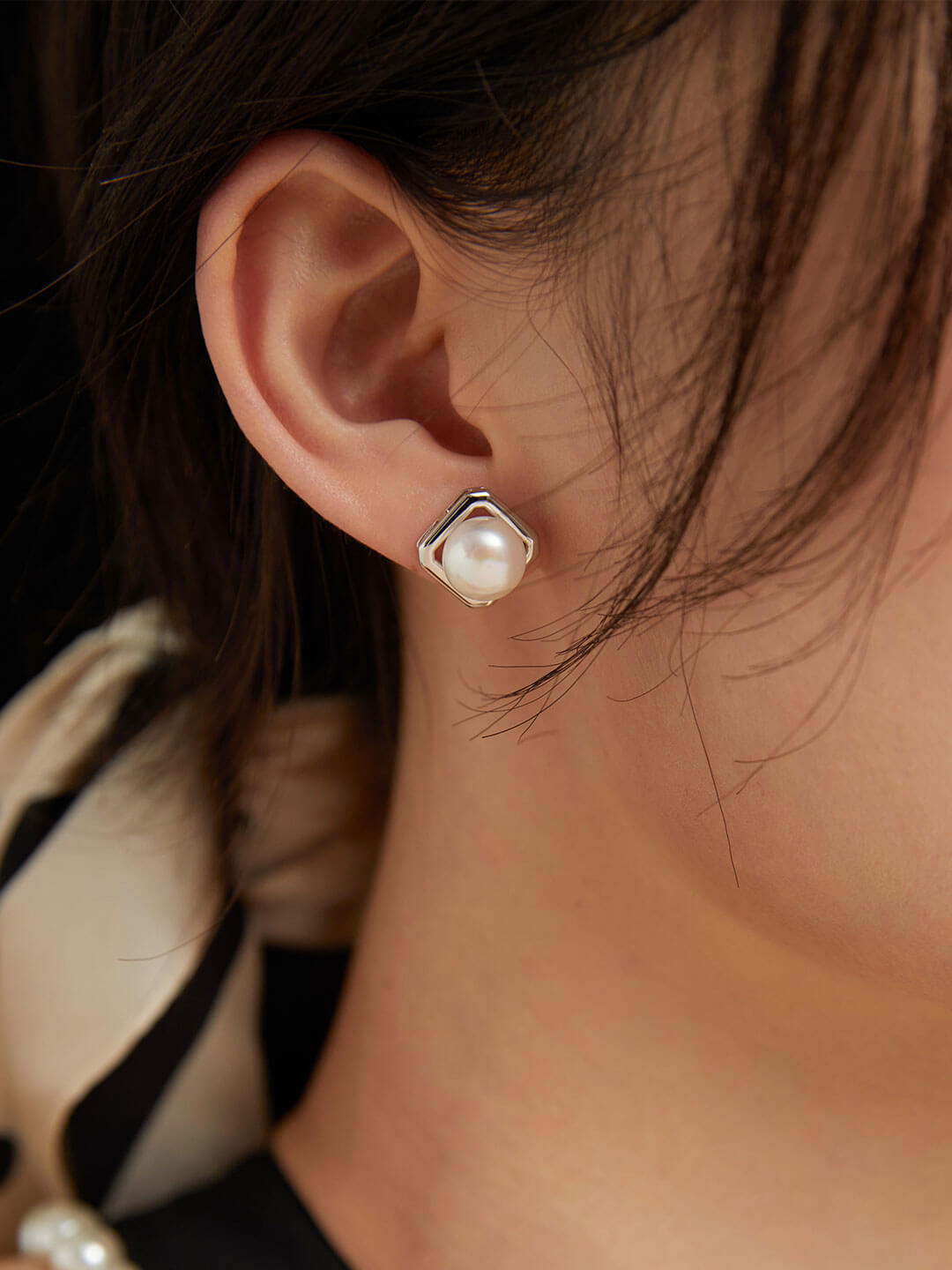 Lilyvot Jewelry Astrid Classic Freshwater Pearl Stud Earrings_1