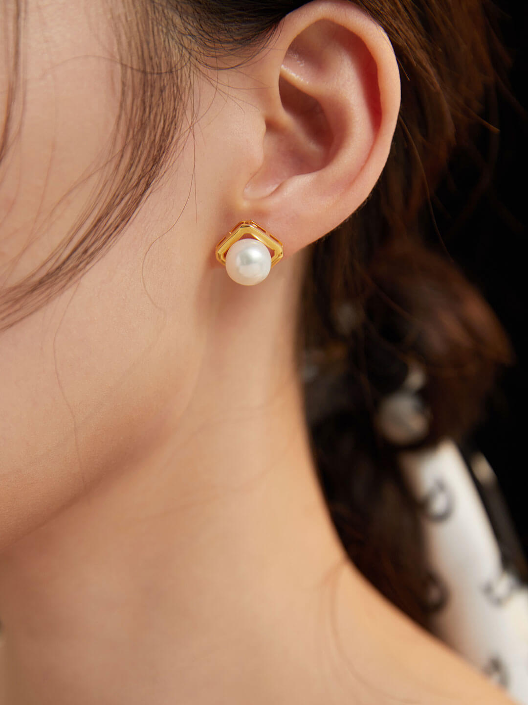Lilyvot Jewelry Astrid Classic Freshwater Pearl Stud Earrings_2
