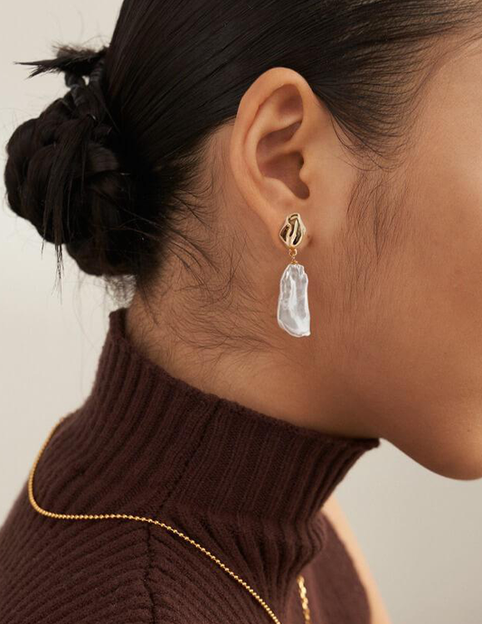 Lilyvot Jewelry Bailey Baroque Pearl Drop Earrings_1