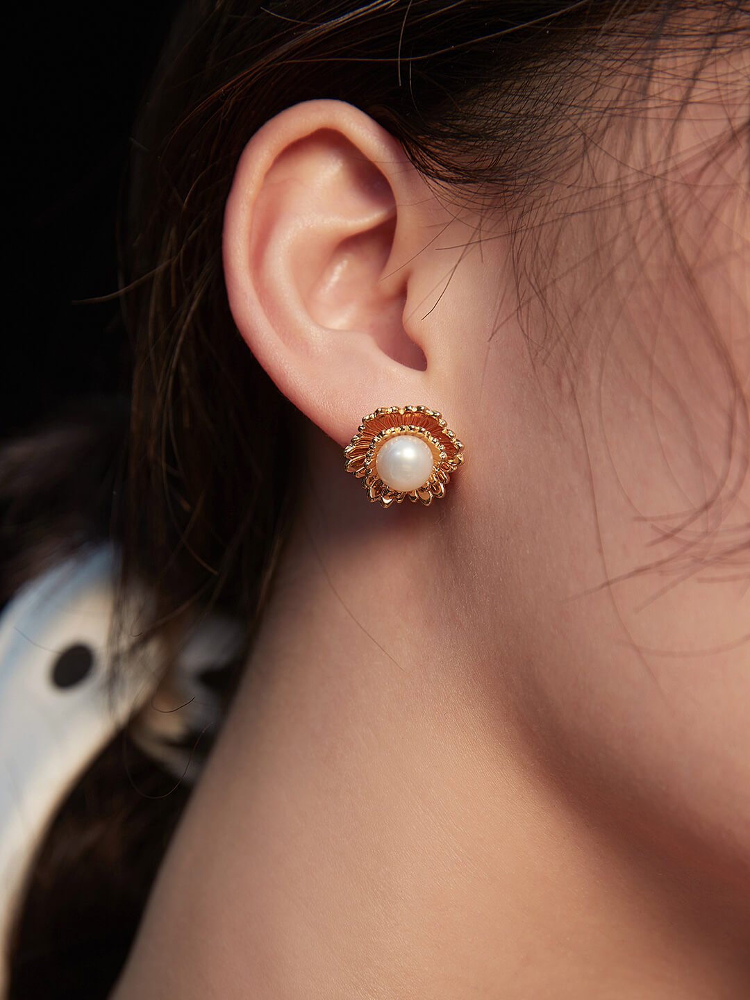 Lilyvot Jewelry Dasiy Freshwater Pearl Chamomile Flower Stud Earrings_1