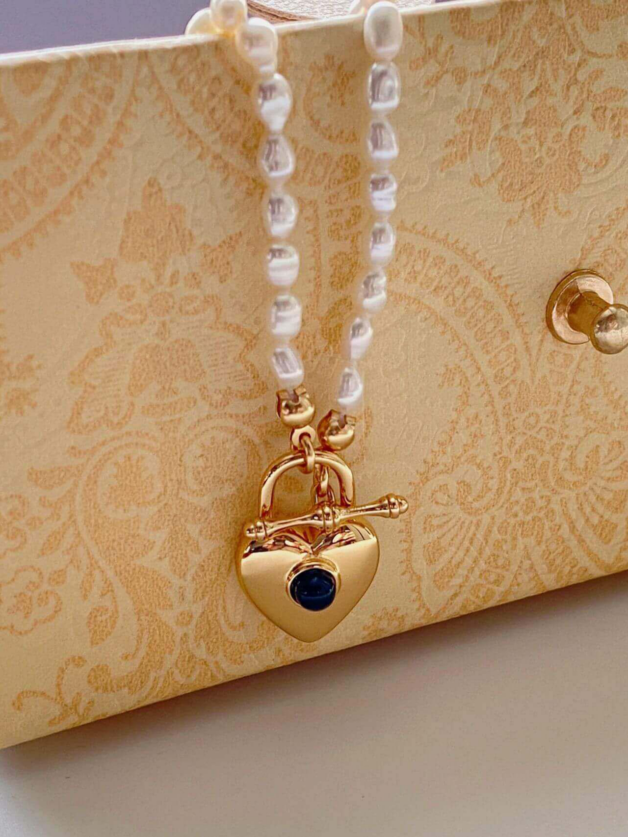 Lilyvot Jewelry Doris Heart Padlock Pendant Pearl Necklace_5