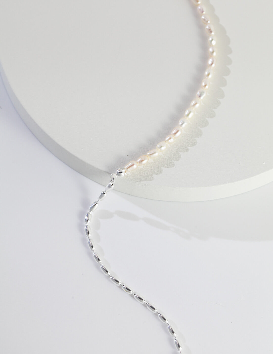 Lilyvot Jewelry Fanny Minimalist Rice Bead Chain Asymmetric Necklace_2