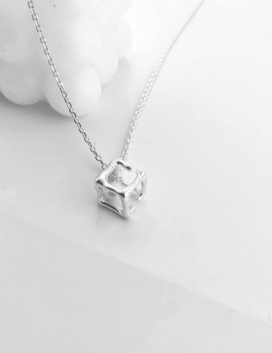 Lilyvot Jewelry Gina Hollow Geometric Cube Pendant Necklace_2