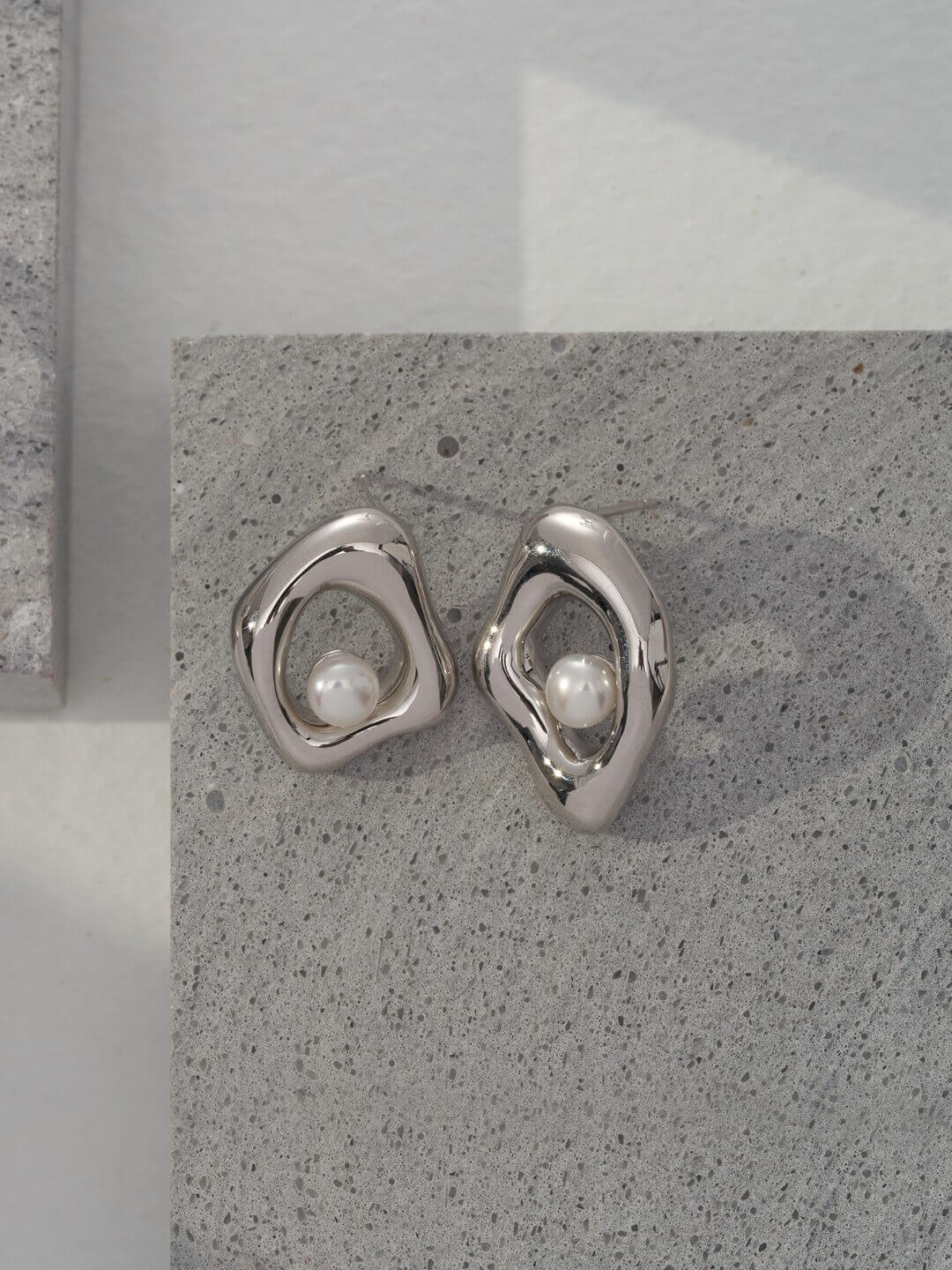 Lilyvot Jewelry Jane Minimalist Geometric Irregular Earrings_3