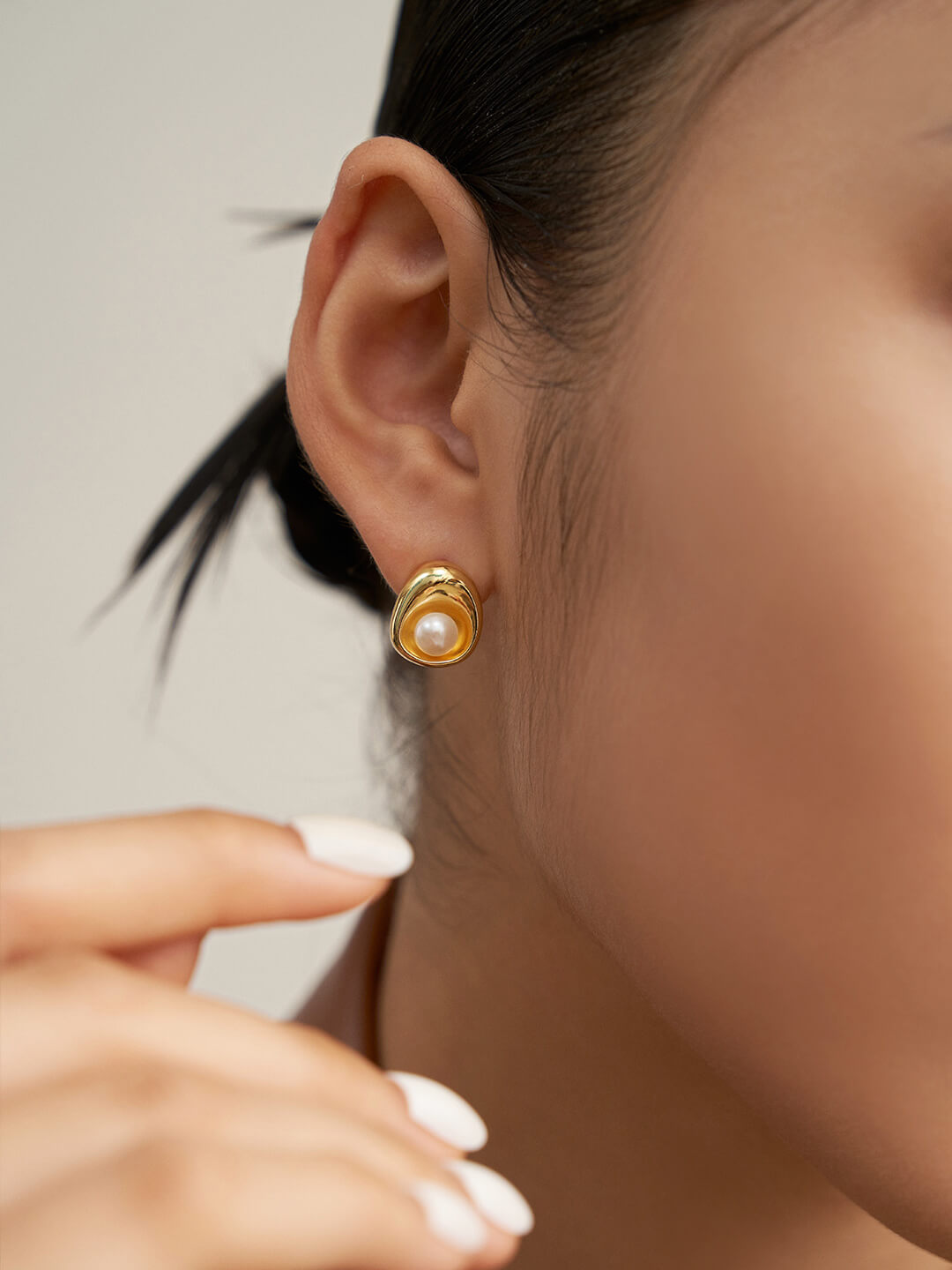 Lilyvot Jewelry Jenna Freshwater Pearl Stud Earrings_1
