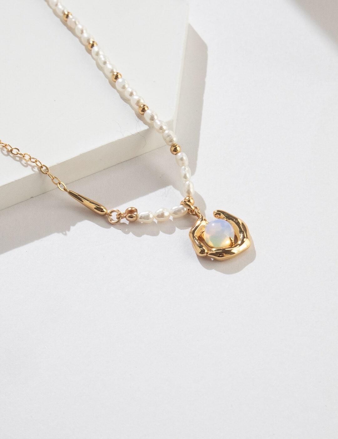 Lilyvot Jewelry Leona Freshwater Pearl & Moonstone Necklace_5