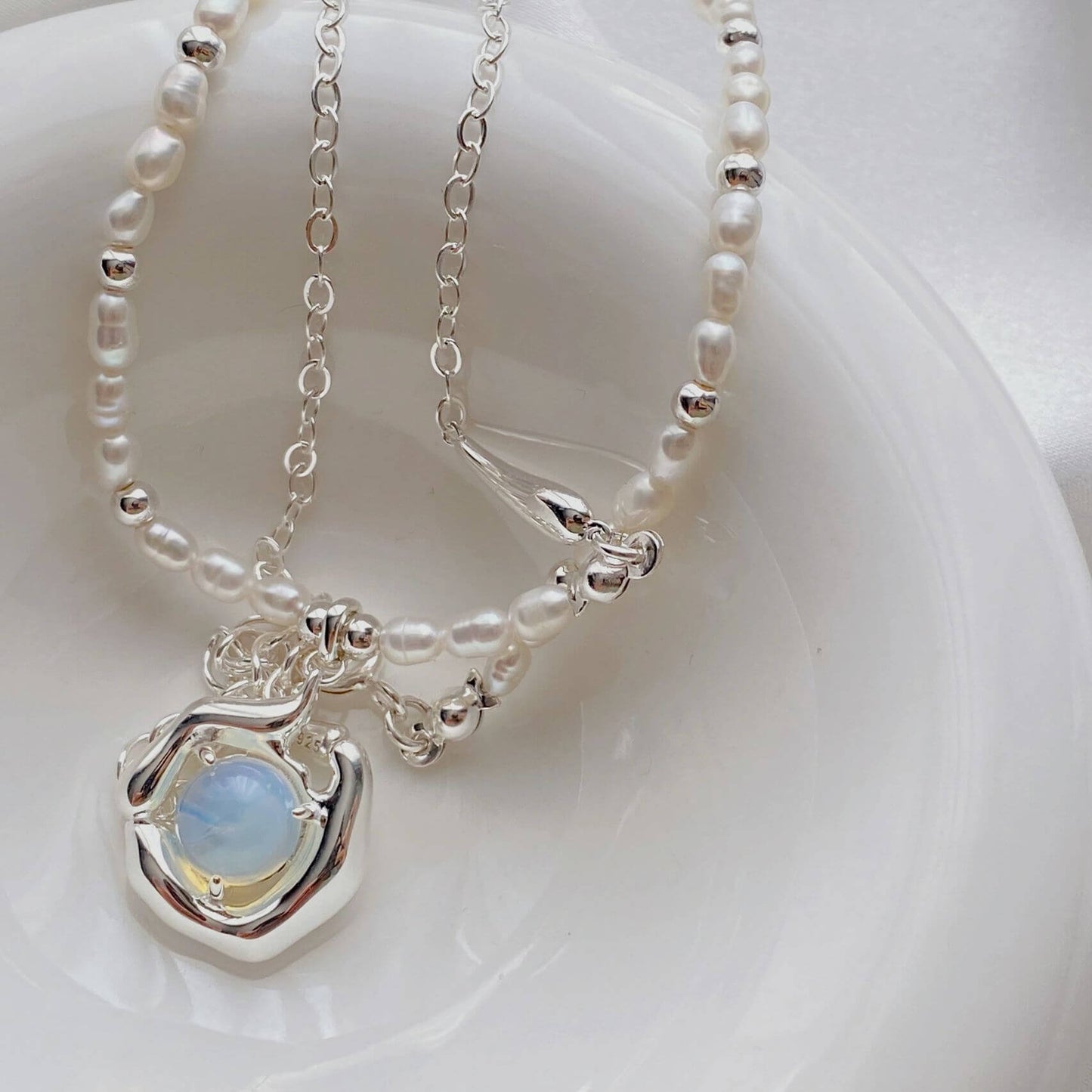 Lilyvot Jewelry Leona Freshwater Pearl & Moonstone Necklace_2