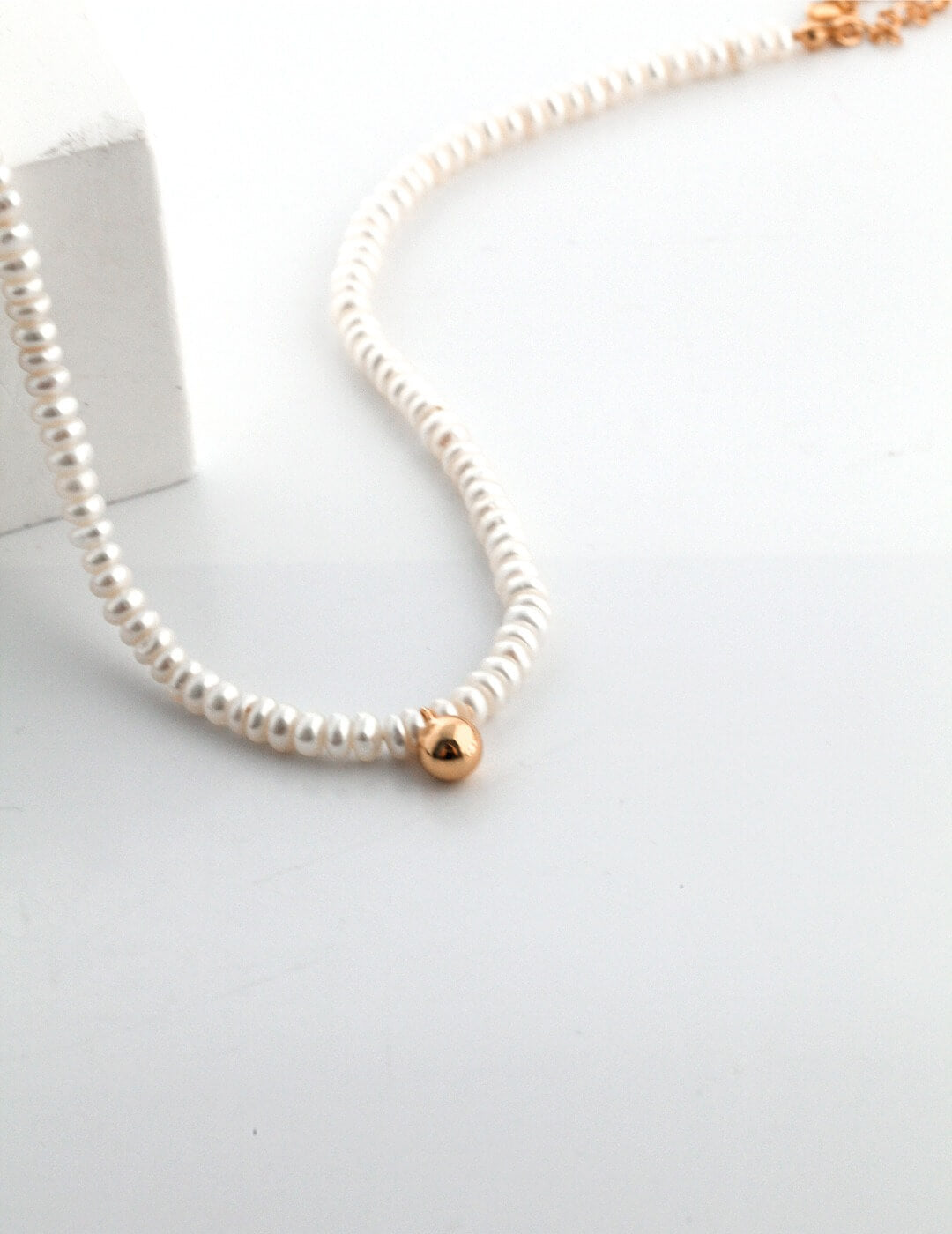 Lilyvot Jewelry Maria Dainty Pearl Beaded Necklace_3