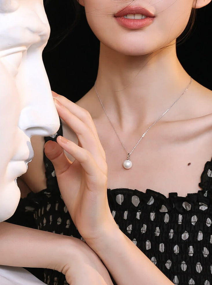 Lilyvot Jewelry Natalie Classic Pearl Pendant Necklace_3