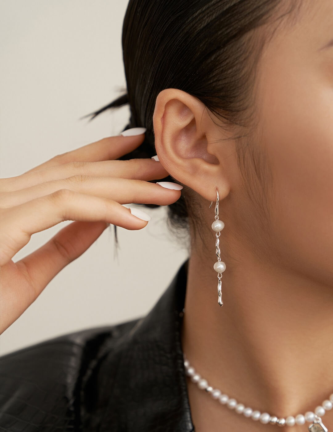 Lilyvot Jewelry Olivia Asymmetric Long Pearl Drop Earrings_1