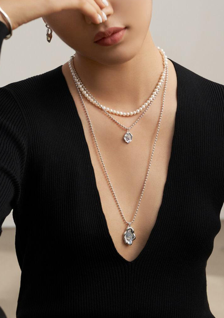 Lilyvot Jewelry Olivia Dainty Long Pendant Necklace_3