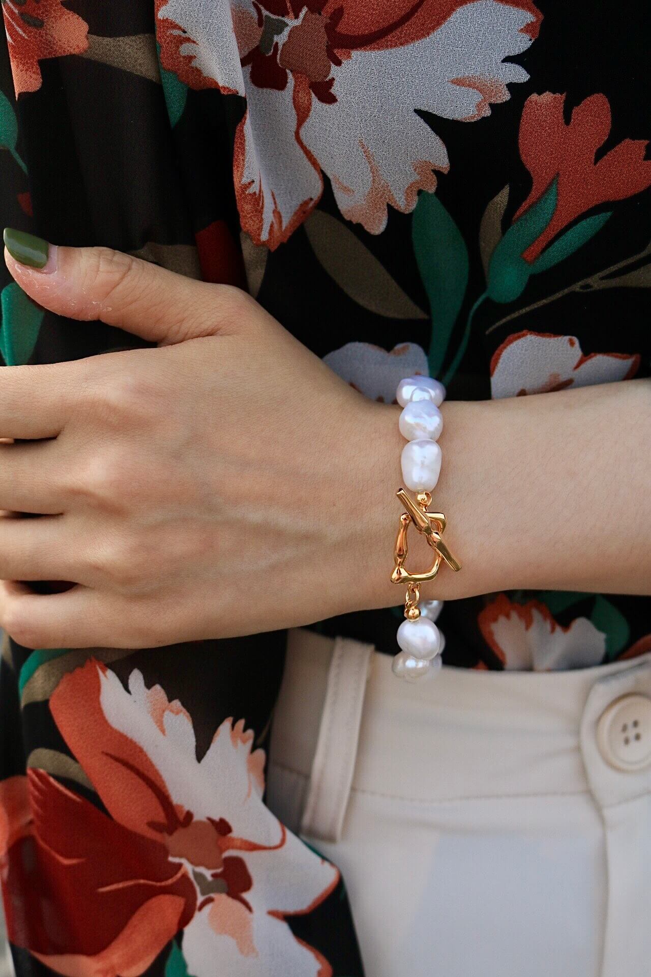 Lilyvot Jewelry Vera Chunky Baroque Pearl Bracelet_1