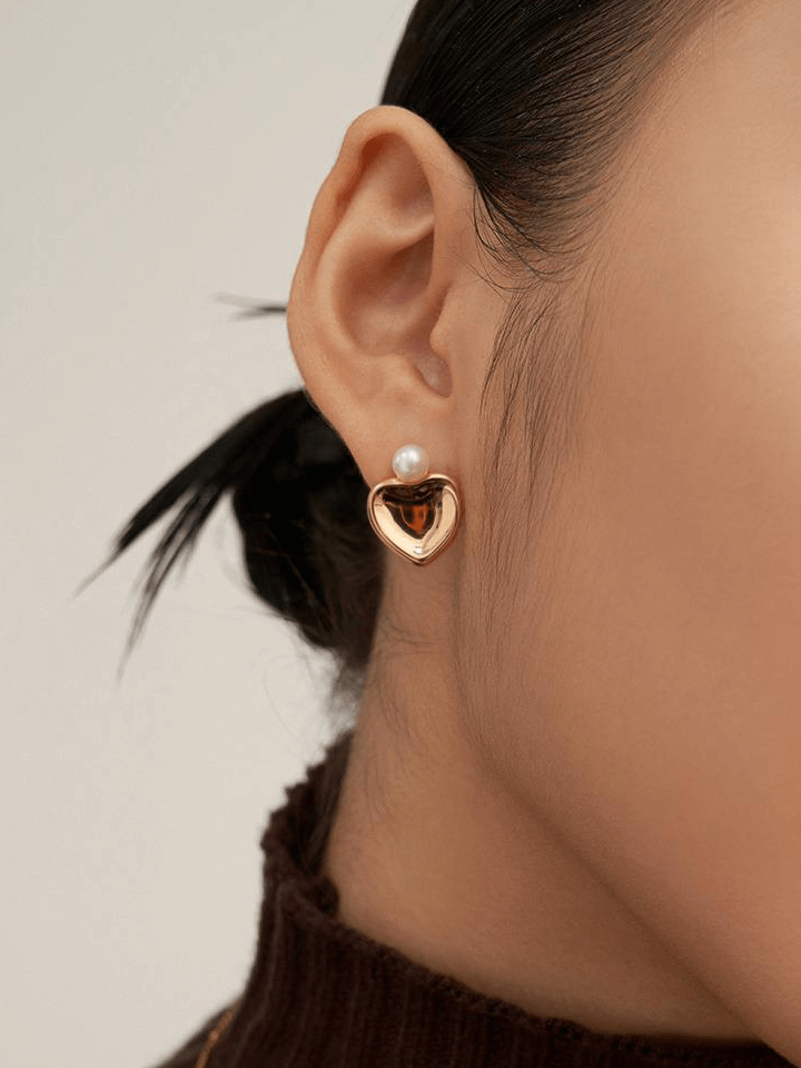Lilyvot Jewelry Winni Dainty Heart Earrings_2
