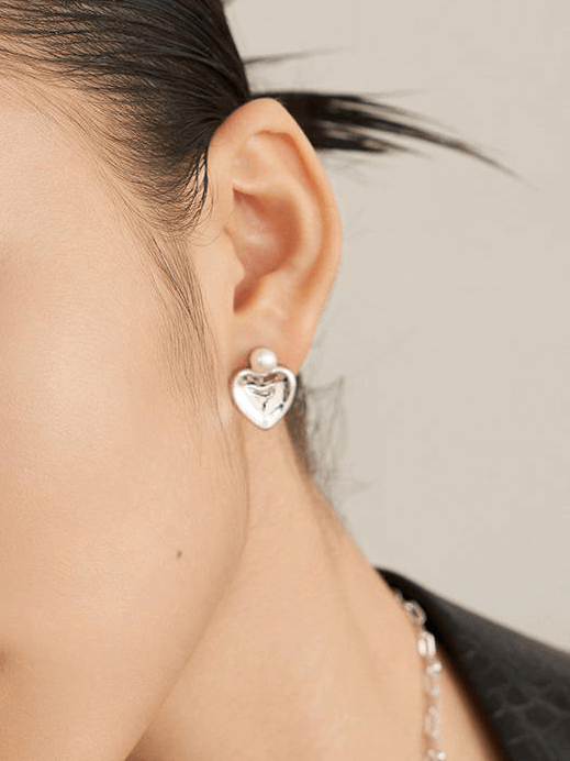 Lilyvot Jewelry Winni Dainty Heart Earrings_3