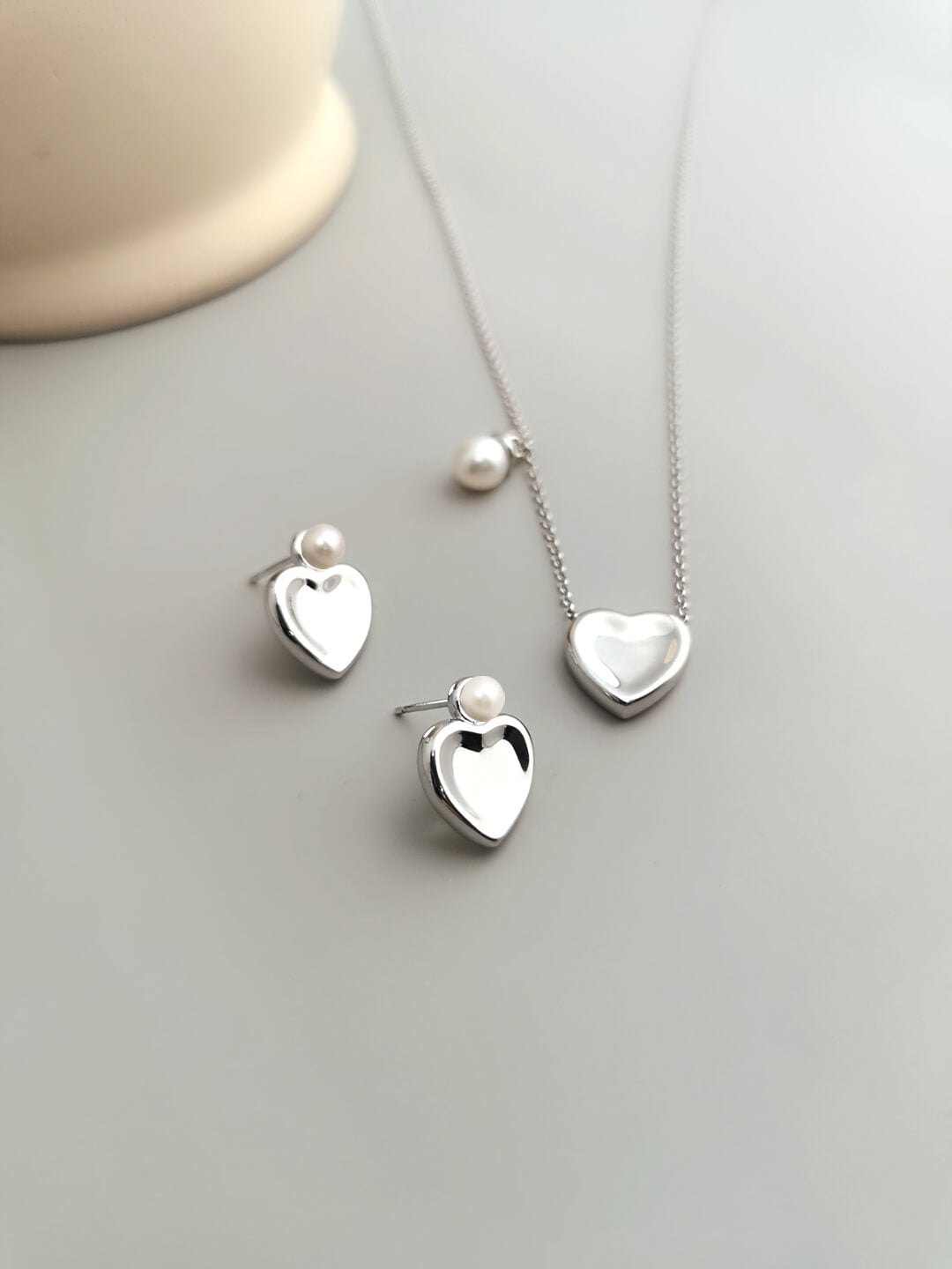 Lilyvot Jewelry Winni Dainty Heart Necklace_5