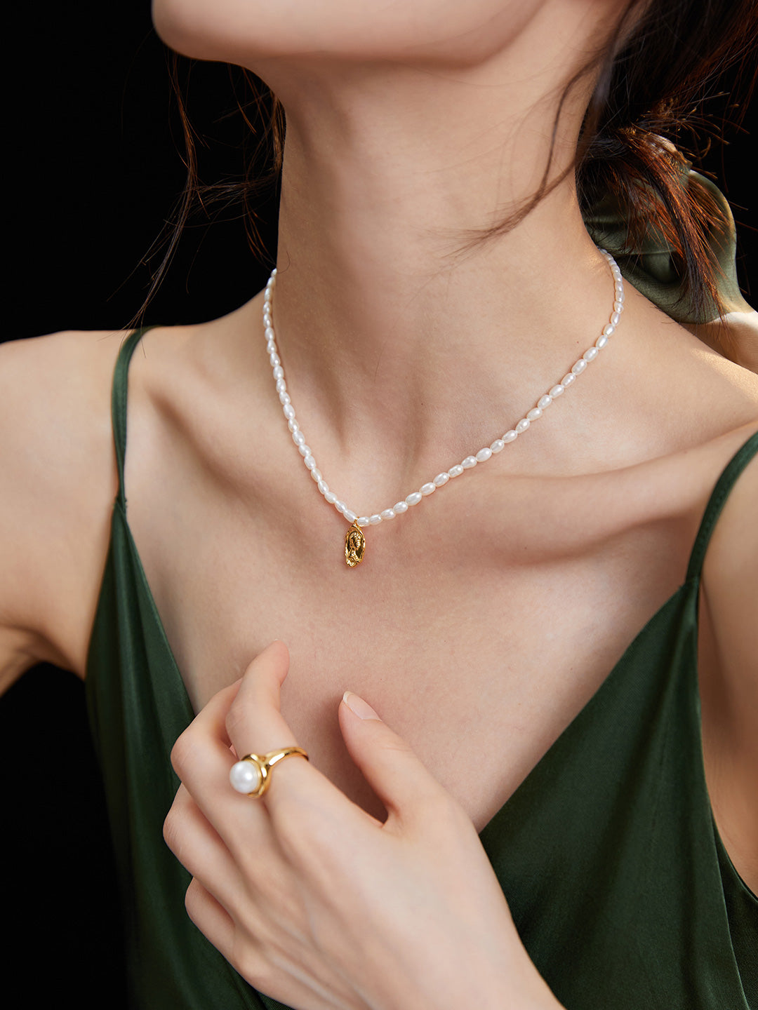 Lilyvot Jewelry Elena Pearl Dainty Oval Necklace_1