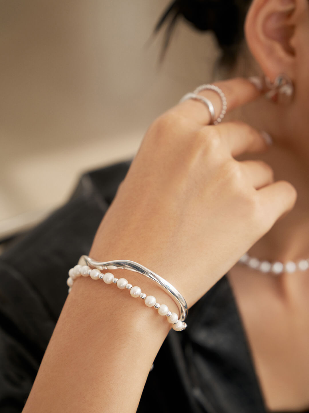 Lilyvot Jewelry Freya Double Stacking Pearl Bangle Bracelet_2