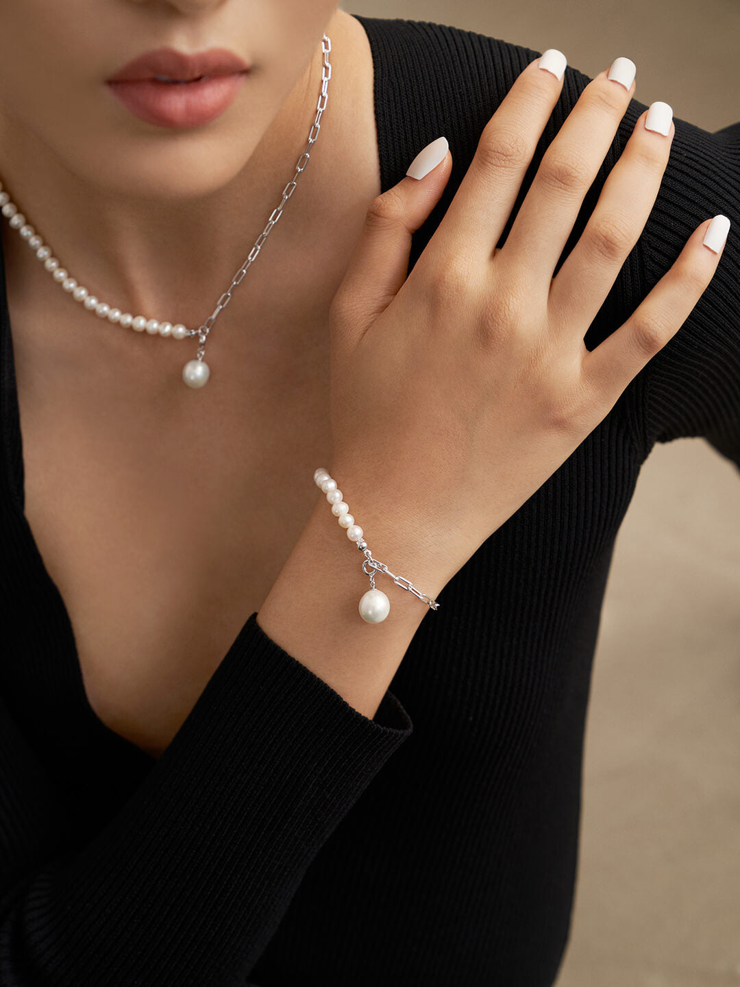 Lilyvot Jewelry Jenna Half Chain Half Pearl Pendant Bracelet_1
