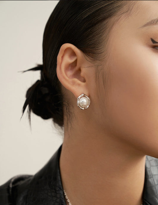 Lilyvot Jewelry Jenna Dainty Pearl Stud Earrings_1
