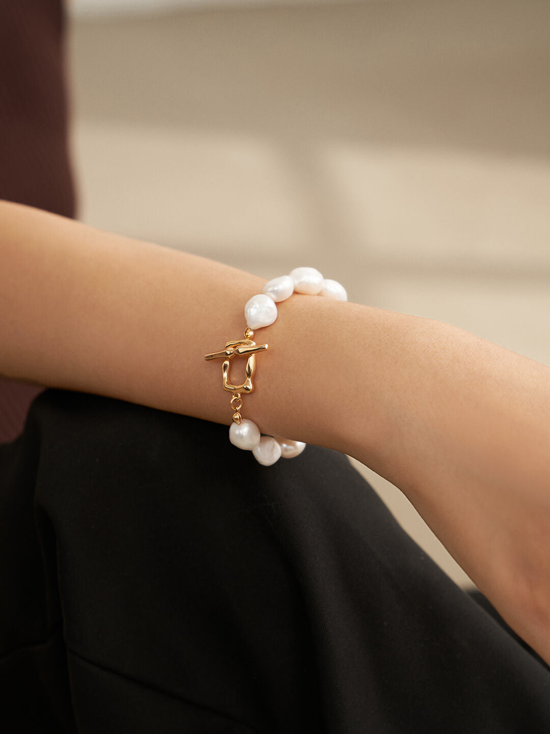 Lilyvot Jewelry Vera Chunky Baroque Pearl Bracelet_2
